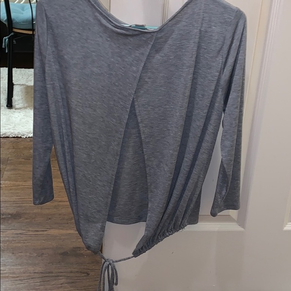 Grey 3/4 Sleeve Open Back Shirt - Picture 3 of 3
